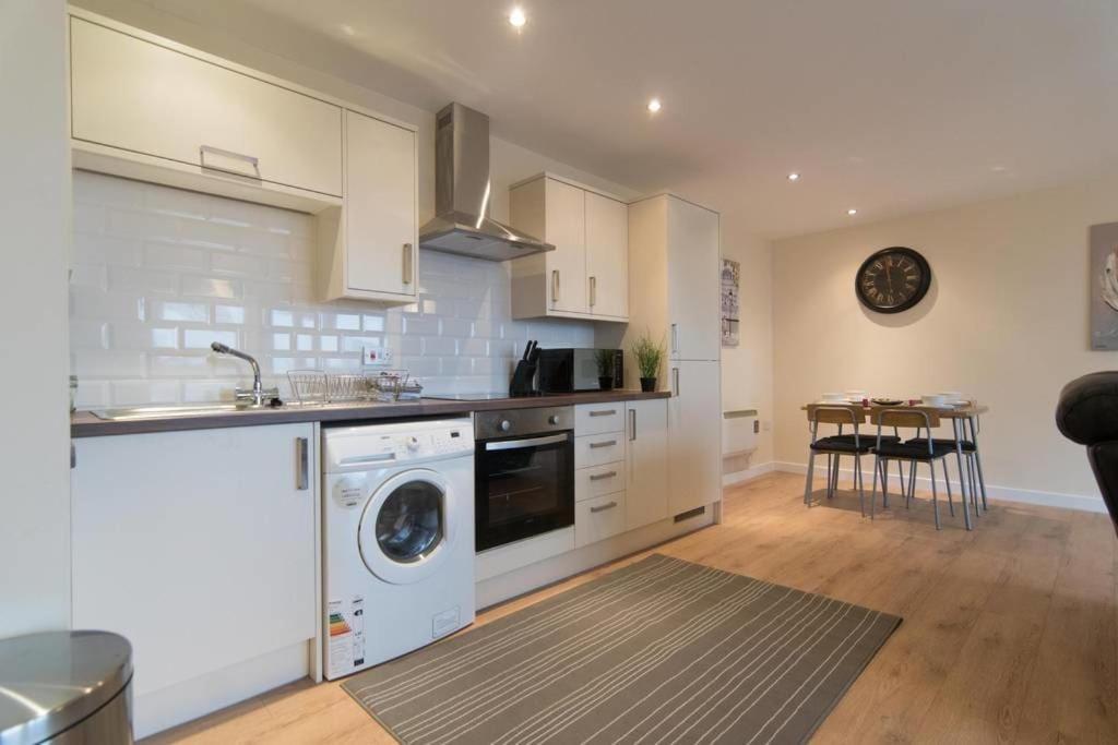 Executive 2 Bed 2 Bath - Free Parking Apartment Glasgow Exterior photo